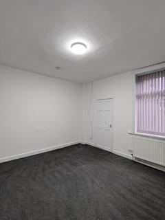 2 bedroom terraced house to rent, Piccadilly Road, Burnley BB11