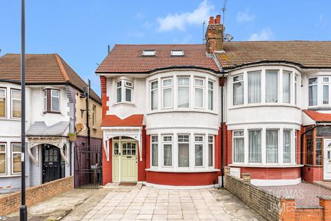 6 bedroom end of terrace house for sale, Grenoble Gardens, Palmers Green, N13