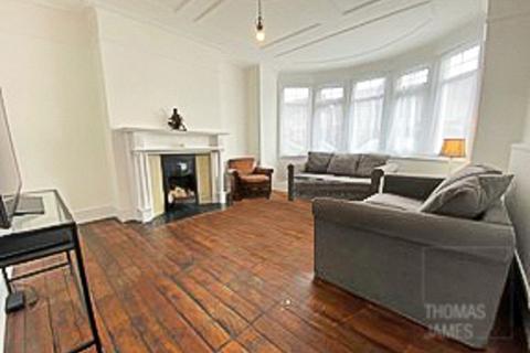 6 bedroom end of terrace house for sale, Grenoble Gardens, Palmers Green, N13