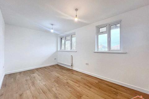 2 bedroom apartment for sale, St. Josephs Road, London, Edmonton