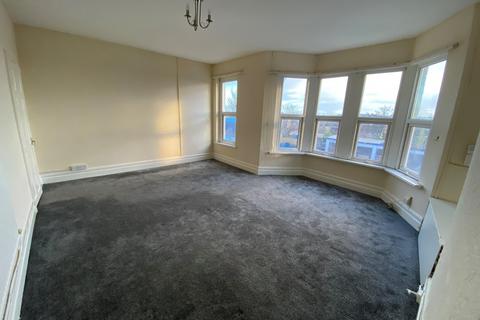 2 bedroom flat to rent, Broad Street, Barry, Vale Of Glamorgan. CF62 7AG