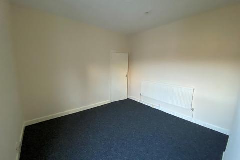 2 bedroom flat to rent, Broad Street, Barry, Vale Of Glamorgan. CF62 7AG