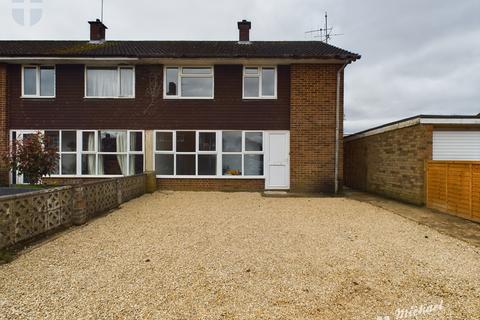 3 bedroom end of terrace house to rent, Chaloner Place, Aylesbury