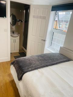 1 bedroom in a house share to rent, Bellclose Road, West Drayton UB7