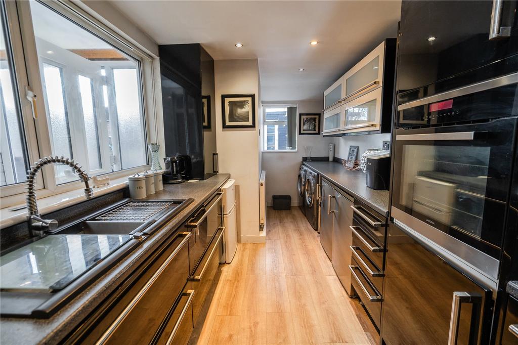 Kitchen (2)