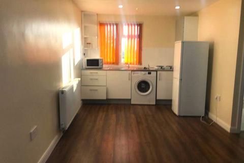 Studio to rent, High Street, Wealdstone HA3