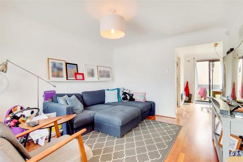 3 bedroom terraced house for sale, Evelyn Road, Britannia Village, E16