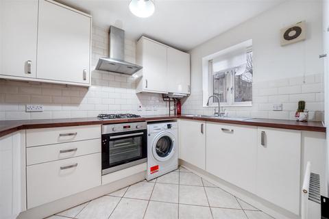 3 bedroom terraced house for sale, Evelyn Road, Silvertown, E16