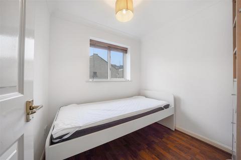 3 bedroom terraced house for sale, Evelyn Road, Silvertown, E16