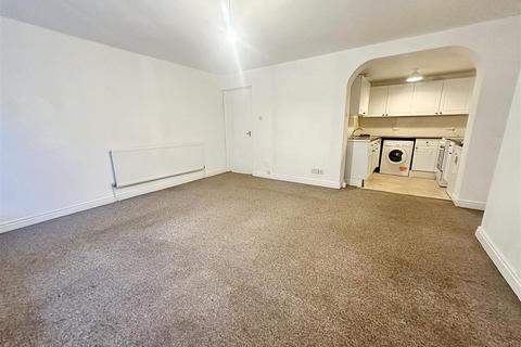 2 bedroom flat to rent, Garden Flat Aberdeen Road Cotham Bristol