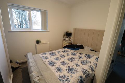 2 bedroom apartment to rent, Hardy Road, Basildon, Essex, SS14