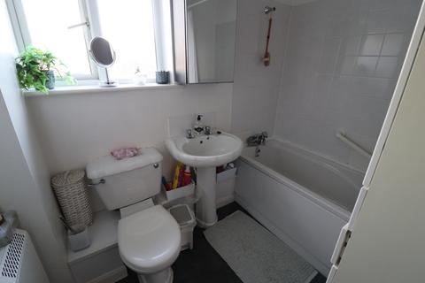 2 bedroom apartment to rent, Hardy Road, Basildon, Essex, SS14