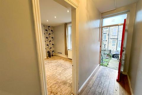 2 bedroom terraced house for sale, North Street, Silsden