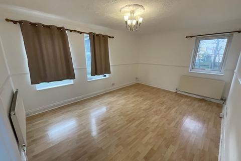 2 bedroom apartment to rent, Rochford House, St Pauls Way,