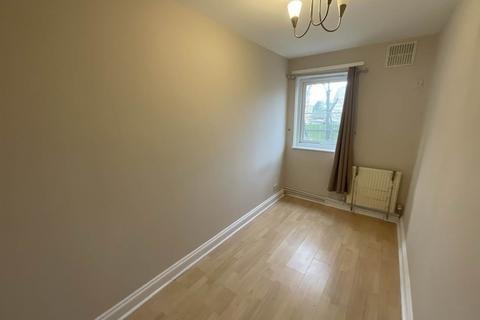 2 bedroom apartment to rent, Rochford House, St Pauls Way,