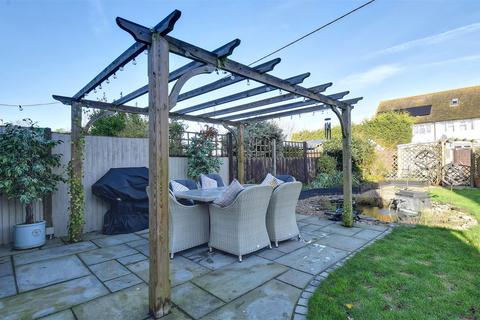 18 Forge Meads, Wittersham, Tenterden, TN30 7PE