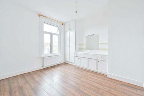 2 bedroom flat to rent, Lordship Lane, London SE22