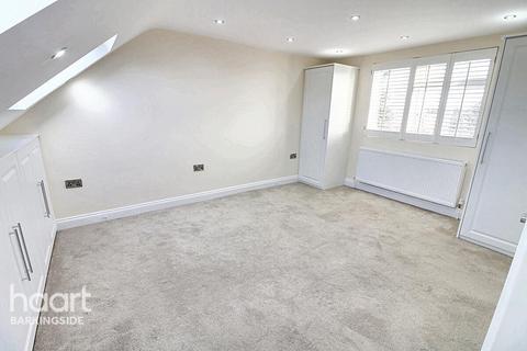 4 bedroom end of terrace house for sale, Denham Drive, Gants Hill