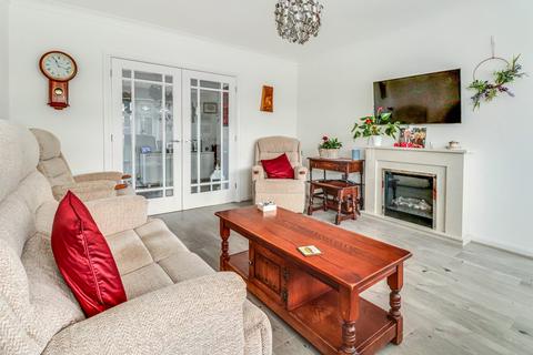 99 Broadclyst Gardens, Southend-on-sea, SS1 3QU