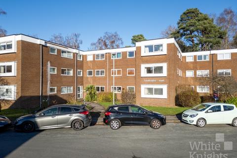 2 bedroom flat for sale, Southlake Court, Reading RG5