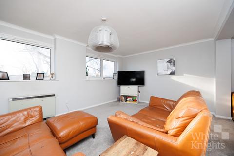 2 bedroom flat for sale, Southlake Court, Reading RG5