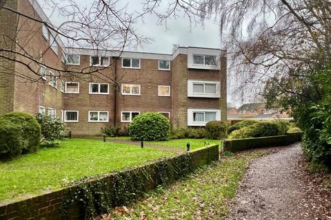 2 bedroom flat for sale, Southlake Court, Reading RG5