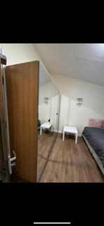 1 bedroom in a house share to rent, St. Clement Close, Uxbridge UB8