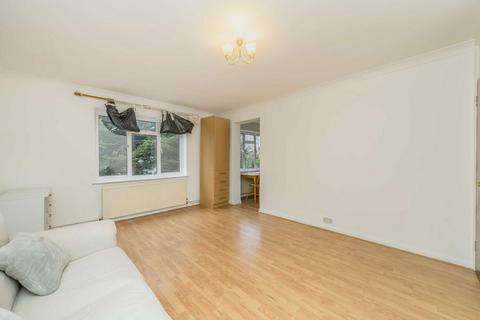 2 bedroom flat to rent, Cambridge Road North, London W4