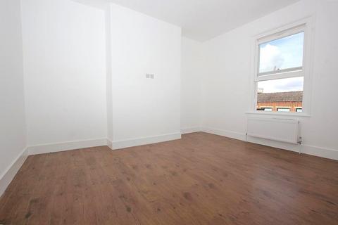 1 bedroom flat to rent, The Broadway, London N8