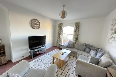 2 bedroom flat to rent, Cleveland Street, Saltburn-by-the-Sea TS12