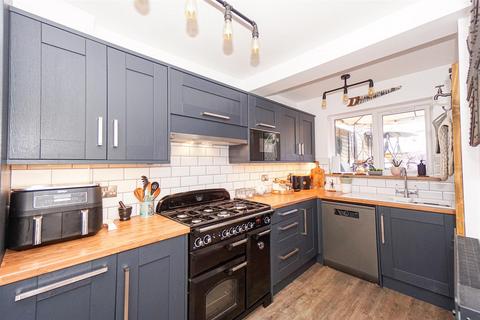 5 bedroom terraced house for sale, Elphinstone Road, Hastings