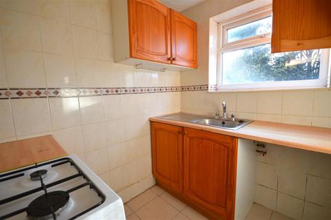 2 bedroom flat for sale, Dunbar Street, Wakefield