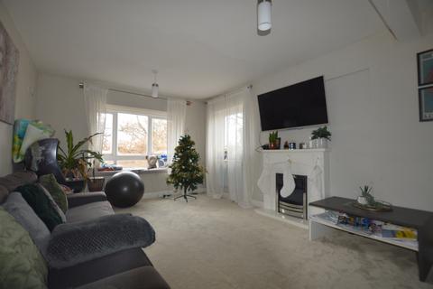 2 bedroom flat to rent, Grasmere Road Bromley BR1