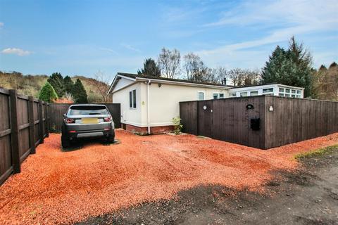 3 bedroom detached bungalow for sale, Cedar Grove, Kirkfieldbank