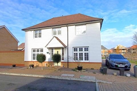 3 bedroom detached house for sale, Chinon Grove, Rochester