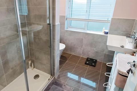 5 Chinon Grove, Rochester, ME2 2ZL