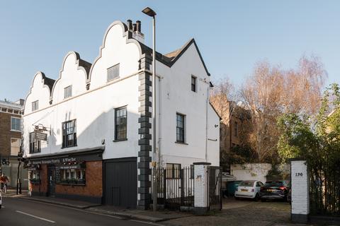 Flat 1, 140 Westbridge Road, London, SW11 3PF
