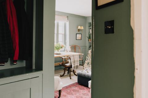 Flat 1, 140 Westbridge Road, London, SW11 3PF