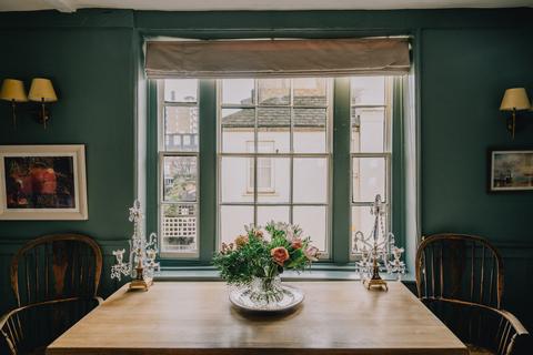 Flat 1, 140 Westbridge Road, London, SW11 3PF