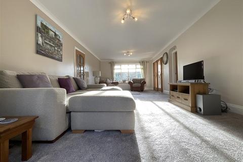 4 bedroom detached bungalow for sale, Hay Brow Crescent, Scalby, Scarborough