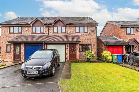 3 bedroom semi-detached house to rent, Harvest Close, Sale