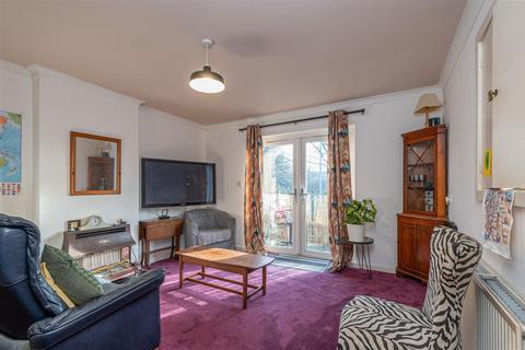 5 Bradley View, Holywell Green, Halifax, HX4 9DN