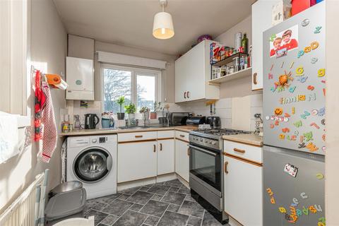 5 Bradley View, Holywell Green, Halifax, HX4 9DN