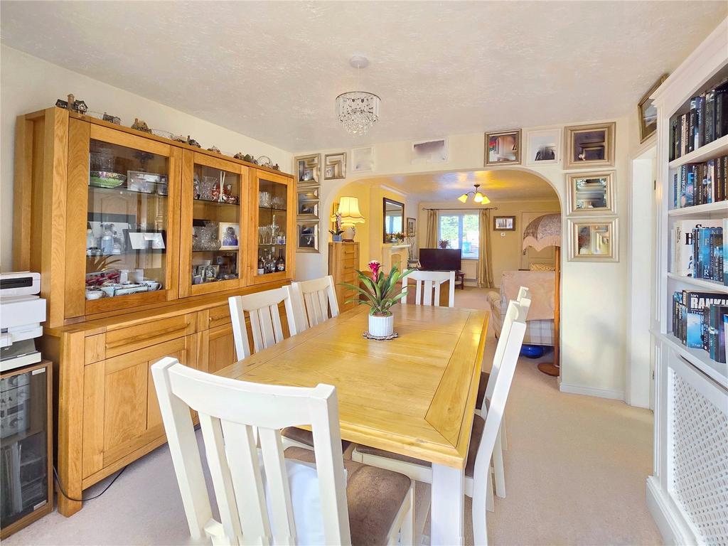 Dining Rm To Lounge