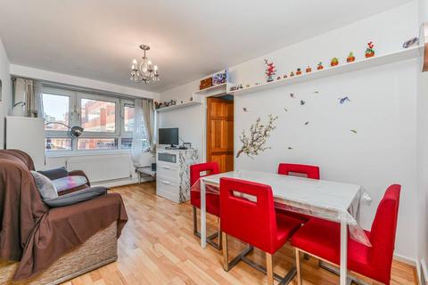 1 bedroom flat for sale, Goulden House, Bullen Street, Battersea, London, SW11