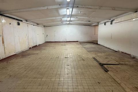 Warehouse to rent, West End Road, Southall