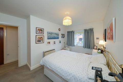 2 bedroom flat for sale, Cyril Bell Close, Lymm WA13