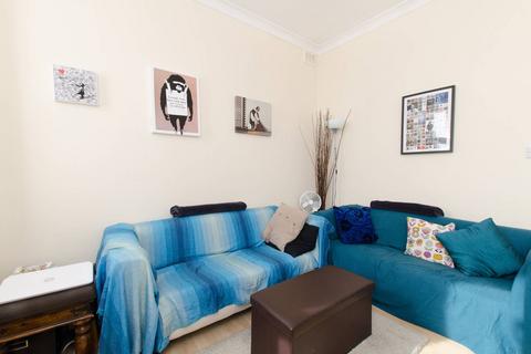 1 bedroom flat for sale, Balham High Road, Balham, London, SW12