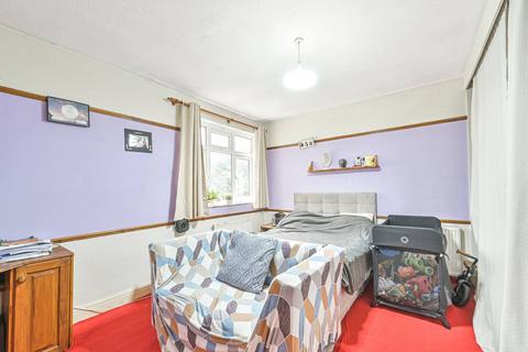 3 bedroom flat for sale, Watford Way, Hendon, London, NW4