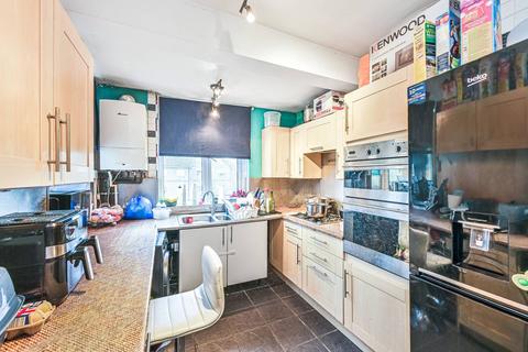 3 bedroom flat for sale, Watford Way, Hendon, London, NW4